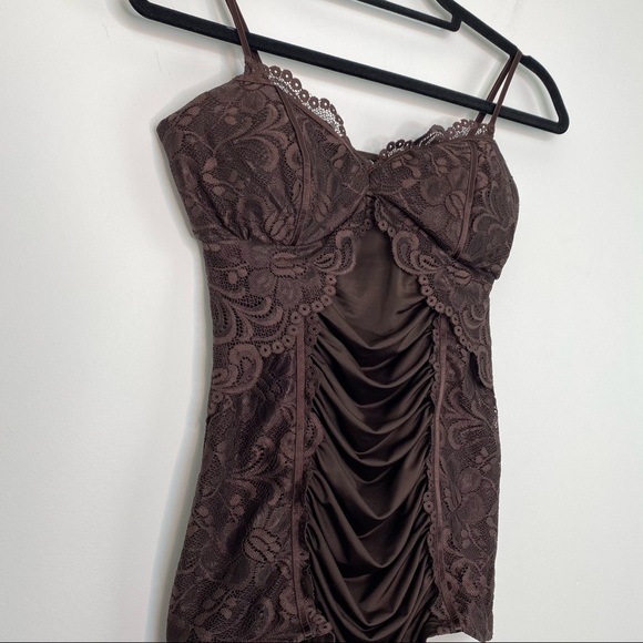 XOXO Chocolate brown ruched tank top - Picture 2 of 10